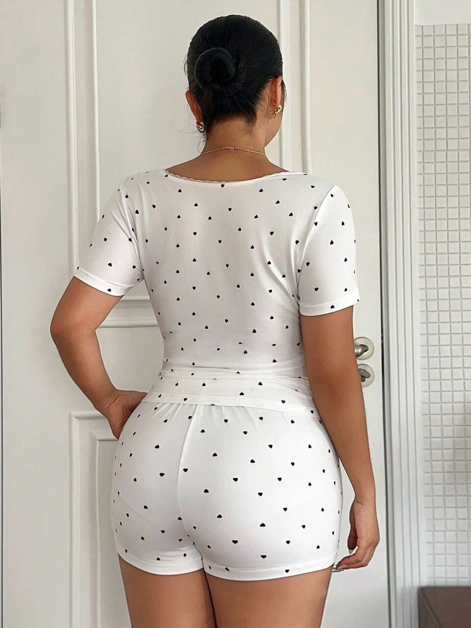 Dazy Plus 2pcs Heart Print All-Over Floral Short Sleeve Slim Fit Cropped Top And Shorts White Pajama Set For Spring And Summer
