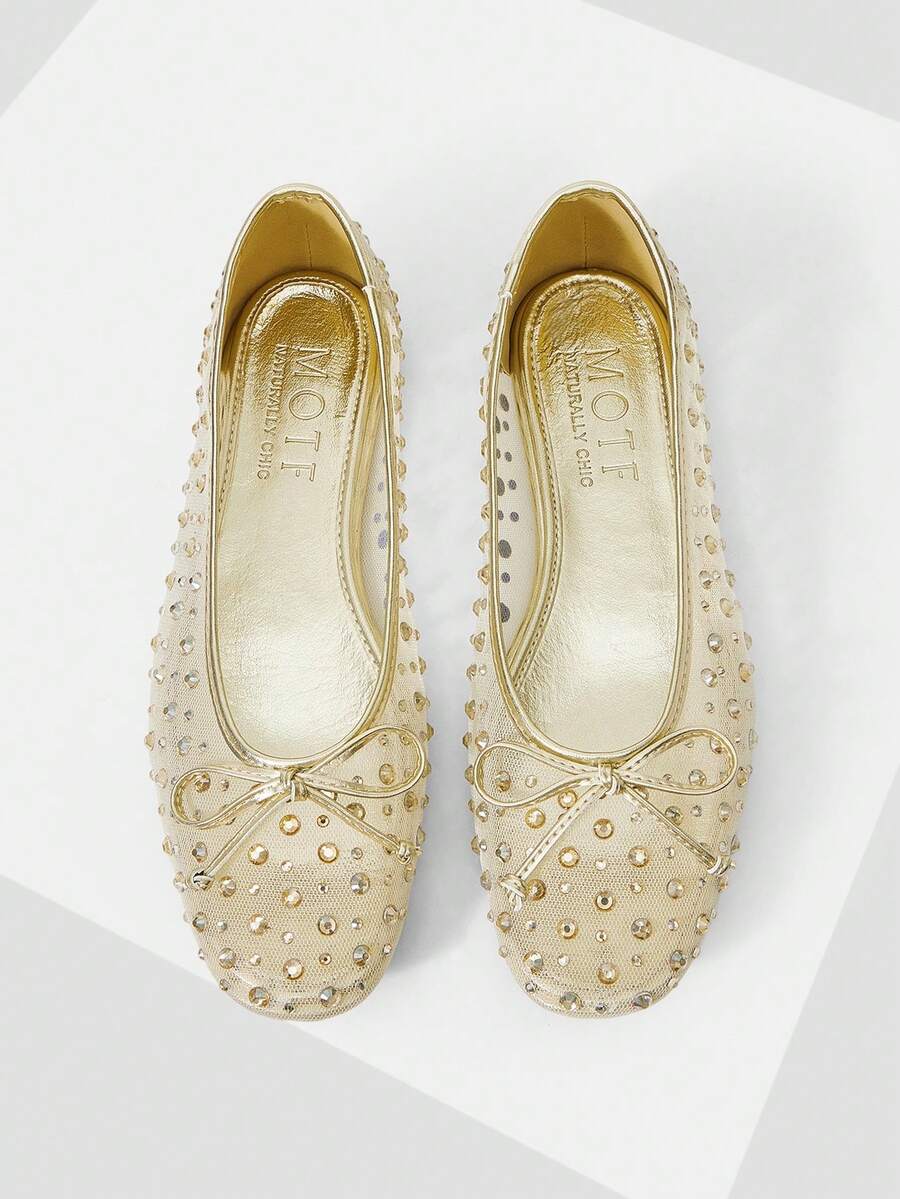 MOTF PREMIUM SEPATU BALET WANITA MUSIM SEMI DAN PANAS BARU DENGAN HIASAN BATU PERMATA, JARING, PITA, UJUNG BULAT, DAN SOL DATAR, GOLDEN FAIRY, SERBAGUNA, LEMBUT, ELEGAN, BAGIAN ATAS RENDAH, SEPATU KLASIK MEWAH YANG NYAMAN - Emas - View 1