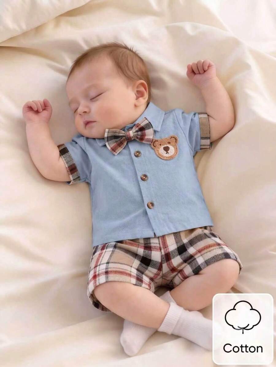SHEIN 2件組男嬰新生兒時尚可愛藍色格紋熊圖案上衣與軟薄短褲套裝,迷你男孩夏季休閒玩耍穿搭套裝 - 藍色 - 查看 1
