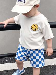 Playful Pals 2件組男童休閒時尚舒適圓領落肩上衣與條紋印花短褲套裝，適合春夏、戶外玩耍、日常百搭，圖案印花、島嶼風、海灘週末、夏季穿搭、優雅造型，適合出遊、度假、旅行與拍照 - 藍白色 - 查看 1