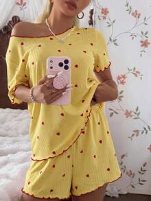 CottageSlumber Conjunto de pijama de mujer con camiseta de manga corta y pantalones cortos, ajuste holgado, punto acanalado, costura densa, estampado de corazones pequeños rojos - Amarillo - Ver 5