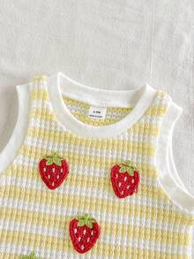 SHEIN Playful Pals 女嬰夏季粉色與白色甜美可愛草莓刺繡條紋無袖背心上衣與短褲套裝，寬鬆舒適版型，適合日常外出、休閒旅行、家庭聚會、戶外玩耍及拍照 - 黃色 - 查看 3