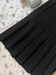 SHEIN 青少年女孩休閒日常百搭舒適翻領拼接拼色 Polo 洋裝 - 黑與白 - 查看 7