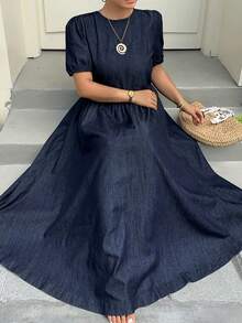 Dazy Plus Lässiges langes Denim Kleid für Damen in Große Größen mit Rundhalsausschnitt, Kurzarm, offenem Rücken und Schleifendesign, geeignet für Frühling und Sommer - Dunkle Waschung - Übersicht 2