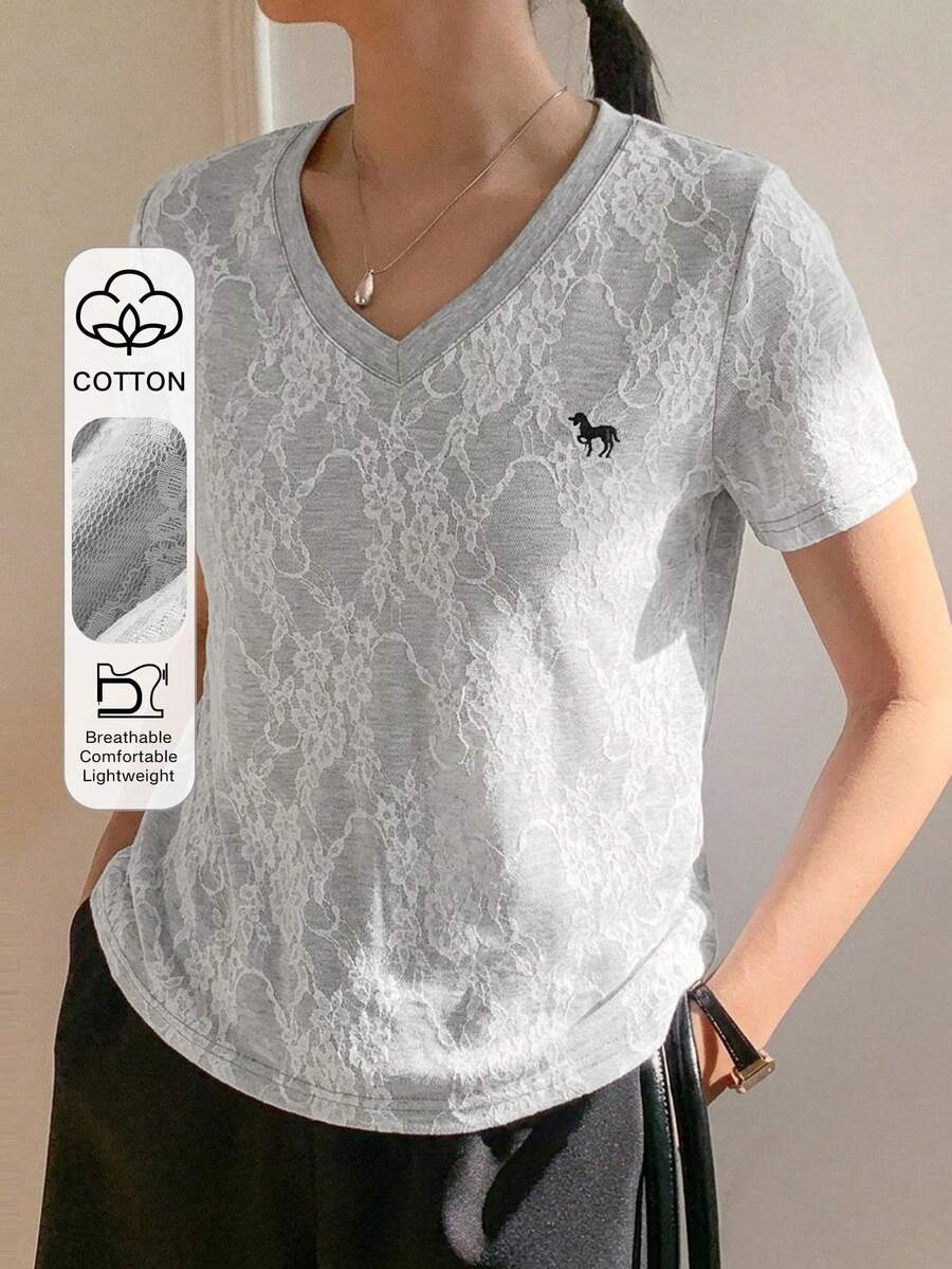 DAZY 女款蕾絲拼接V領刺繡短袖T恤,灰色,適合夏季早午餐、日間日常穿著,休閒優雅風 - 灰色 - 查看 1