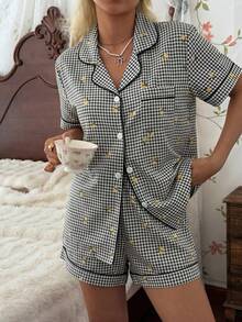 CottageSlumber Set Piyama Wanita Model Baru Motif Kotak-kotak Lemon dengan Kancing Depan dan Celana Pendek - Hitam dan Putih - View 4