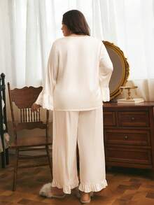 Côtesoire South French Elegant Romantic Mature Lace Patchwork Satin Plus Size Pajama Set - White - View 2
