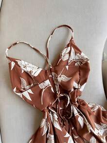 Franclia Damen Französischer Vintage Sommer Neues grünes Blumenmuster Camisole Kleid, V-Ausschnitt Taillenbetonung A-Linie kurzer Rock, Urlaubsstil minimalistisch sexy Feenkleid - Verschiedenfarbig - Übersicht 2
