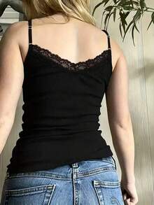 SHEIN 女款細肩帶蕾絲飾邊素色吊帶背心 - 黑色 - 查看 2