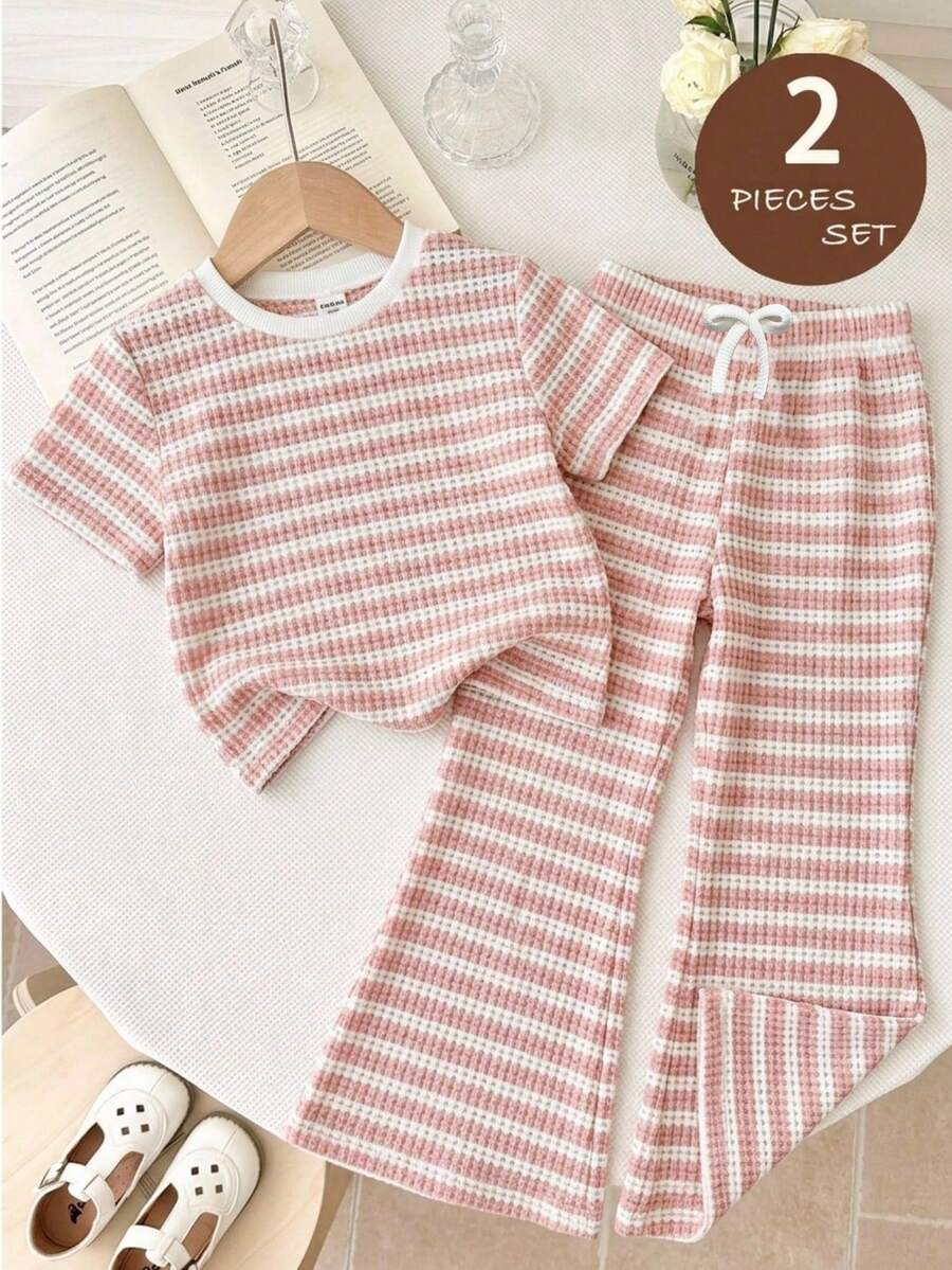 SHEIN Little Byeori 两件套女童条纹针织圆领T恤和短裤套装 - 彩色 - 查看 1