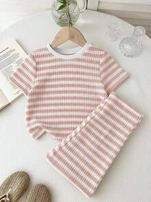 SHEIN Little Byeori 两件套女童条纹针织圆领T恤和短裤套装 - 彩色 - 查看 4