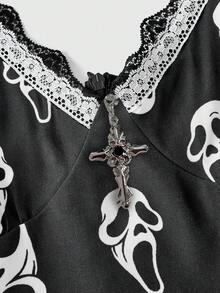ROMWE Goth 夏季哥德風幽靈面孔印花蕾絲飾邊短洋裝 - 黑與白 - 查看 3