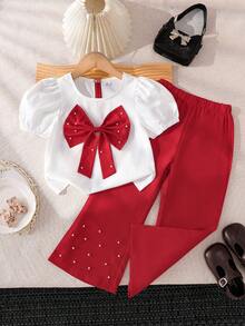 SHEIN 2件/套女童夏季短袖套裝，白色圓領上衣搭配紅色休閒長褲，3D蝴蝶結裝飾與手工珠飾，輕盈舒適套頭衫，適合年輕女孩夏季戶外玩耍、上學、休閒、度假等多種場合 - 紅色 - 查看 3