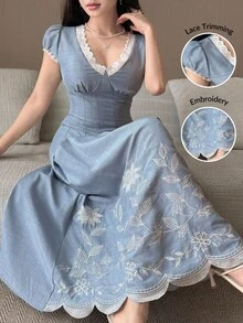 Feyla 女款蕾絲拼接花卉刺繡圖案百褶優雅收腰中長洋裝 - 灰藍色 - 查看 2