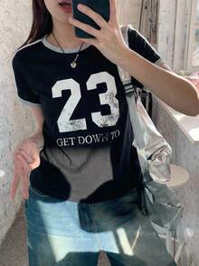 DAZY 女款對比色字母膠帶裝飾修身休閒街頭風運動短袖夏季圖案T恤，適合校園 - 黑色 - 查看 2