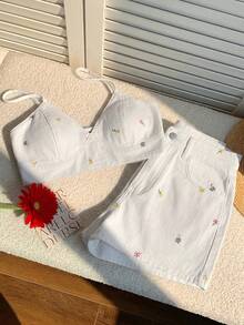 Comfortcana 女款夏季休閒花卉刺繡超短吊帶背心 & 牛仔短褲套裝 - 白色 - 查看 6