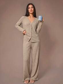 SHEIN 柔软罗纹针织荷叶边前襟纽扣装饰浪漫优雅家居服睡衣套装 - 杏色 - 查看 4