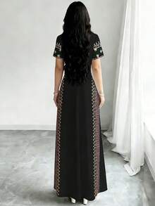 Al Najma 女士螺旋印花仿刺绣V领短袖优雅夏季连衣裙 - 彩色 - 查看 2
