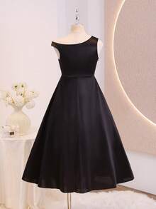 Vestido Preto Assimétrico de Ombro Assimétrico para Meninas, Adequado para Férias, Cerimônia de Formatura, Temporada de Volta às Aulas, Temporada de Casamentos, Participação em Diversos Bailes e Ocasiões Formais - Preto - Visão 5