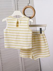 Elladie kids 女童紋理布料對比下擺無袖上衣與休閒短褲 T-shirt 套裝 - 黃色 - 查看 3