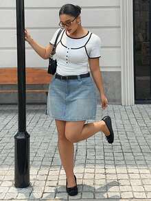 Dazy Plus Light Wash Distressed Denim Mini A-Line Skirt With Rhinestone Decor, Plus Size, Spring/Summer - Light Wash - View 4