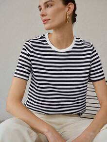MOTF PREMIUM KAOS LENGAN PENDEK LEHER BULAT WANITA UNTUK MUSIM PANAS, ATASAN BERGARIS KASUAL SERBAGUNA DENGAN WARNA KONTRAS - Blue and White - View 4