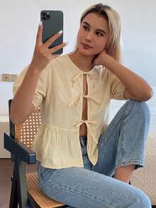 DAZY 女款夏季休閒度假日常通勤純色圓領泡泡短袖前綁帶荷葉邊上衣 - 黃色 - 查看 4