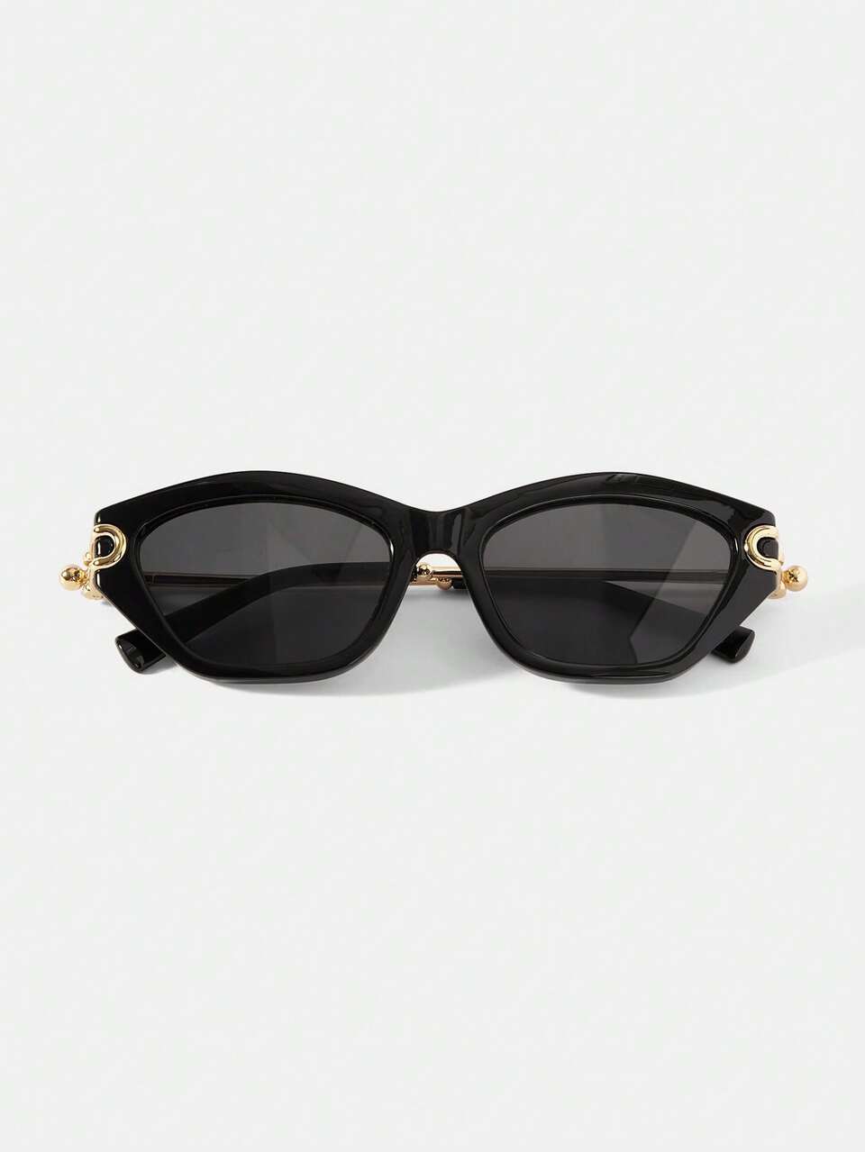 SWEET AND COOL CAT EYE SUNGLASSES, BLACK FRAME METAL DETAILS ANTI-UV VERSATILE MODELS, BRIGHT BLACK FRAME METAL TEMPLE ANTI-UV SUNSHADES