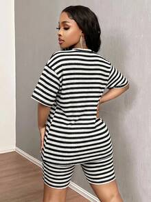 SHEIN SXY 大尺碼夏季休閒條紋T恤與短褲2件套 - 黑與白 - 查看 3