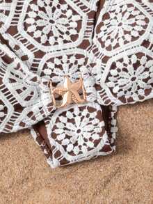 Bonvoyette Conjunto de Maiô Bikini Feminino de Duas Peças para Verão, Moda Praia Elegante Premium, Tecido de Tricô Vazado com Decoração Requintada de Estrela do Mar Metálica, Sexy, Costas Abertas, Adequado para Praia, Natação e Férias de Verão - Multicolorido - Visão 5