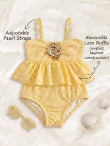 SHEIN Traje de baño de una pieza para bebé niña con textura de punto, decoración de perlas falsas amarillas, decoración de flor de metal y tirantes con volantes - Amarillo - Ver 7