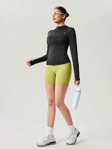 OutZeal Chaqueta protectora solar para mujer, ropa de gimnasio y entrenamiento, refrescante, suave, ajuste ceñido, con cremallera, tops para exteriores - Negro - Ver 4