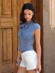MainGRL Áo blouse nữ họa tiết chấm bi xanh, thiết kế rỗng, thắt dây eo - Màu xanh lam - Xem 4