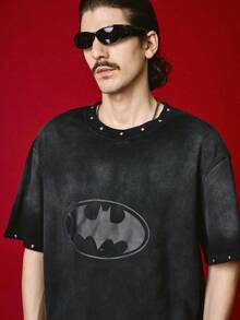 BATMAN X SHEIN STYNVO 男士圖案印花圓領休閒短袖T恤，夏季，度假 - 黑色 - 查看 5