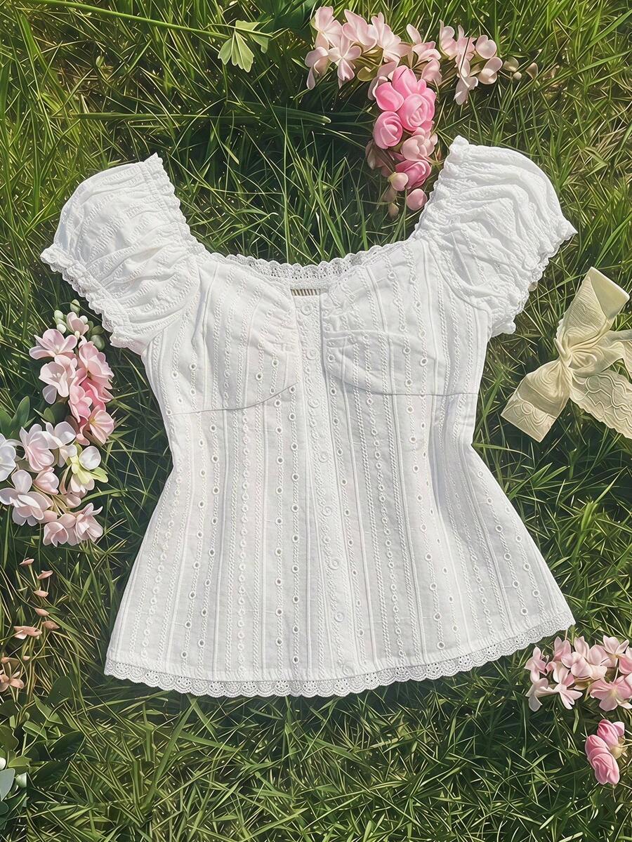 SHEIN 少女可愛白色夏季度假上衣,刺繡布料荷葉邊泡泡短袖襯衫,簡約前開襟休閒時尚上衣 - 白色 - 查看 1