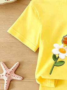 SHEIN Sparklyn 少女 2件組休閒時尚百搭春/夏 T恤套裝，可愛甜美蜜蜂與花朵上衣，寬鬆圓領短袖T恤與單車短褲 2件組，春/夏服裝套裝，時尚女孩穿搭，休閒穿著，新風格，春季氛圍，輕鬆夏季假期 - 彩色 - 查看 7