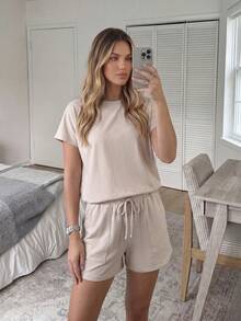 Easowa Conjunto de 2 piezas para mujer: Camiseta de cuello redondo y hombros anchos & Shorts de pierna ancha con cintura elástica y bolsillos inclinados, tela de algodón rastreable cómoda, estilo casual relajado elegante de estilo Old Money para ir al trabajo y vacaciones primavera/verano - Albaricoque - Ver 2