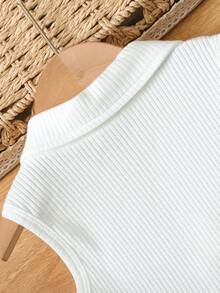 SHEIN Genkimix Kids 少女 Polo 裙套裝 夏季新品 可愛甜美風 白色羅紋針織無袖上衣 繽紛花朵刺繡 淺藍色牛仔百褶裙 鬆緊腰 柔軟舒適 休閒日常上學度假旅行穿搭 - 白色 - 查看 6