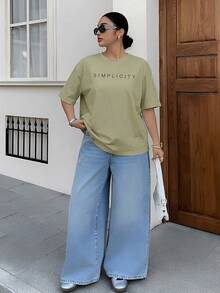 Dazy Plus 字母印花休闲宽松圆领短袖白色T恤，街头风夏季款 - 軍綠色 - 查看 4