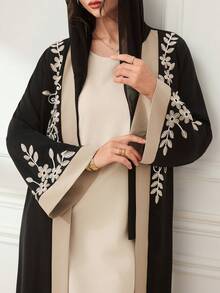Al Najma 女款花卉刺繡長袖寬鬆優雅阿拉伯長袍 - 黑色 - 查看 1