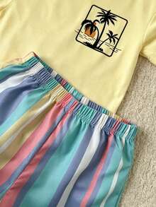 SHEIN Playful Pals 2件組 男童休閒時尚舒適圖案印花圓領落肩上衣與條紋印花短褲，適合春夏季、戶外玩耍、日常百搭、柔軟夏季服飾、度假 - 黃色 - 查看 3