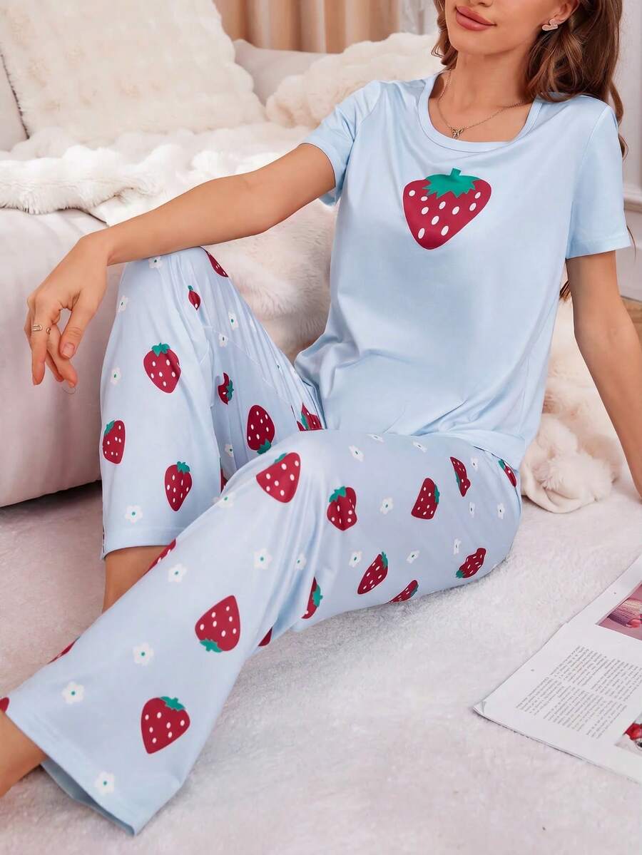SHEIN Casual Underwear&Sleepwear 女款草莓印花圓領短袖上衣與休閒長褲睡衣套裝 - 彩色 - 查看 1