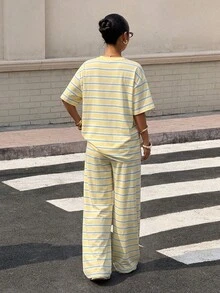 Muchica Set Rajut Kasual Wanita Motif Garis-Garis Warna Kuning Pucat - Angsa kuning - View 2