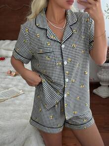 CottageSlumber Set Piyama Wanita Model Baru Motif Kotak-kotak Lemon dengan Kancing Depan dan Celana Pendek - Hitam dan Putih - View 3