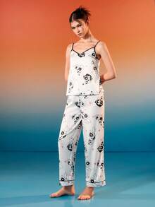 THE POWERPUFF GIRLS X SHEIN Conjunto de pijama casual cómodo de camiseta de tirantes y pantalones con estampado de corazón de dibujos animados en tela de satén blanco para mujer - Blanco - Ver 6