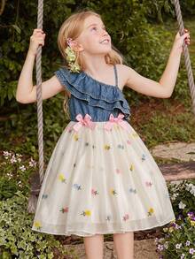 SHEIN Elladie kids 女童時尚雙層荷葉邊不對稱肩帶牛仔拼接刺繡網紗A字洋裝，粉色蝴蝶結裝飾，夏季街頭風 - 彩色 - 查看 3