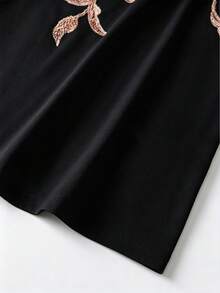 EMERY ROSE Women's Casual Floral Print Round Neck T-Shirt, Versatile For Daily Wear - Black - View 4