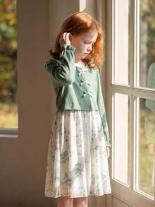 SHEIN Vintaside Kids 2件組青少年女孩春秋休閒羅紋針織蝴蝶結裝飾開襟衫上衣與印花細肩帶背心簡約洋裝 - 綠色 - 查看 6