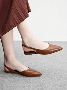 CUCCOO BIZCHIC Zapatos planos retro de punta puntiaguda con tira trasera en color marrón, sandalias con hebilla y punta cerrada para mujer, versátiles para el trabajo y el transporte diario - Marrón - Ver 1