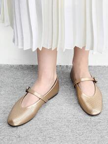CUCCOO BIZCHIC 女款金色打孔舒適透氣復古瑪麗珍女鞋 女款平底鞋 日常通勤舒適百搭平底鞋 女鞋 - 金色 - 查看 5